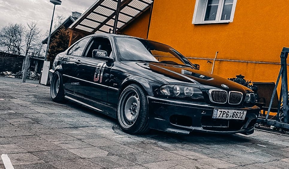 bmw-e46-coupe-323ci-125kw-od-jiriho-1-min